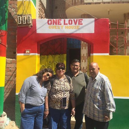 One Love Guesthouse & Restaurant Luxor Exterior photo