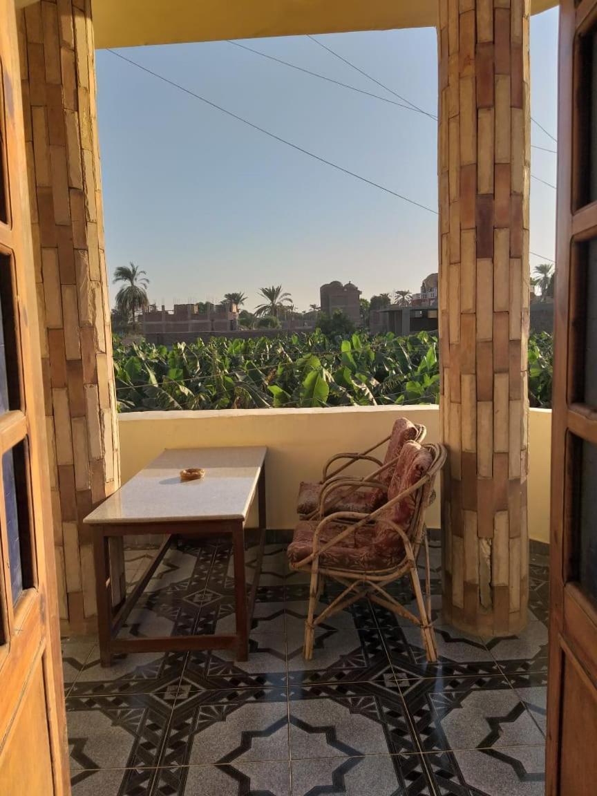 One Love Guesthouse & Restaurant Luxor Exterior photo